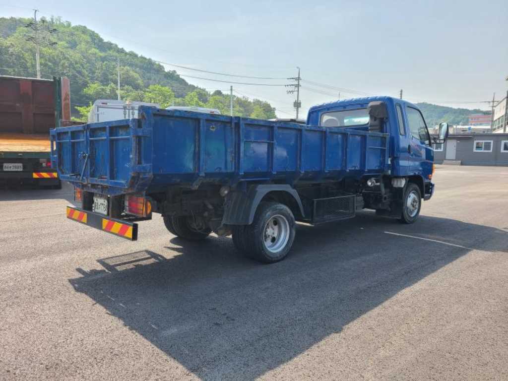 medium and large cargo dump - Vista 5