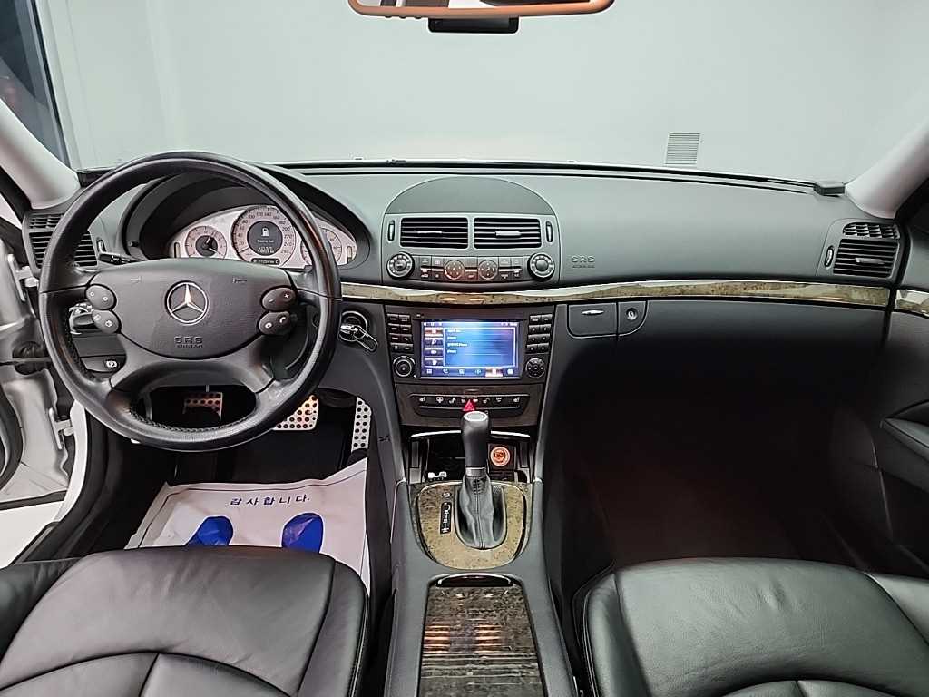 Mercedes Benz E class - Vista 7