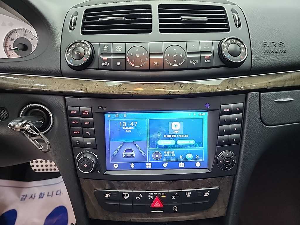 Mercedes Benz E class - Vista 10