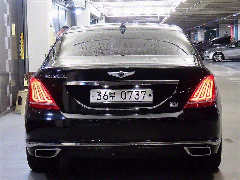 Genesis EQ900 - Vista 5