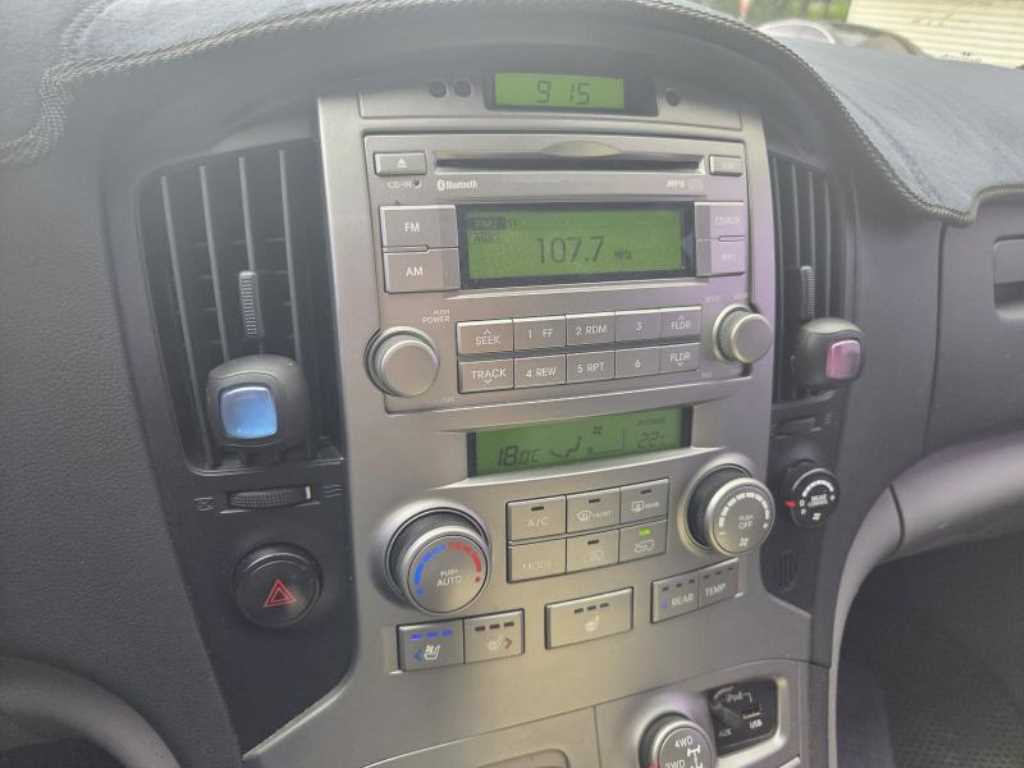 HYUNDAI Starex - Vista 7