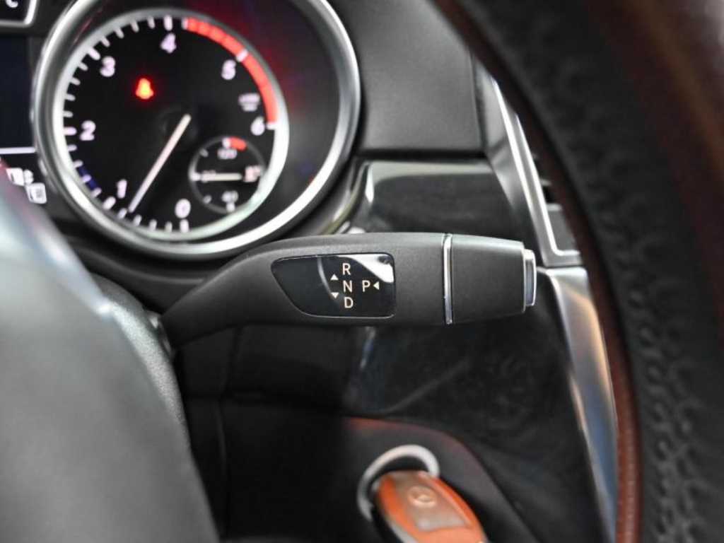 Mercedes Benz M Class - Vista 9