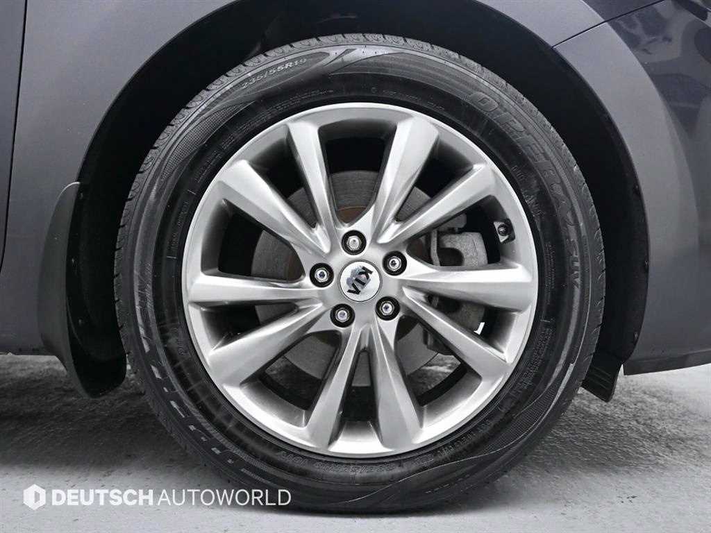 KIA Carnival - Vista 5