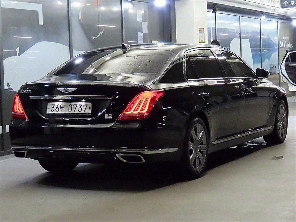 Genesis EQ900 - Vista 4