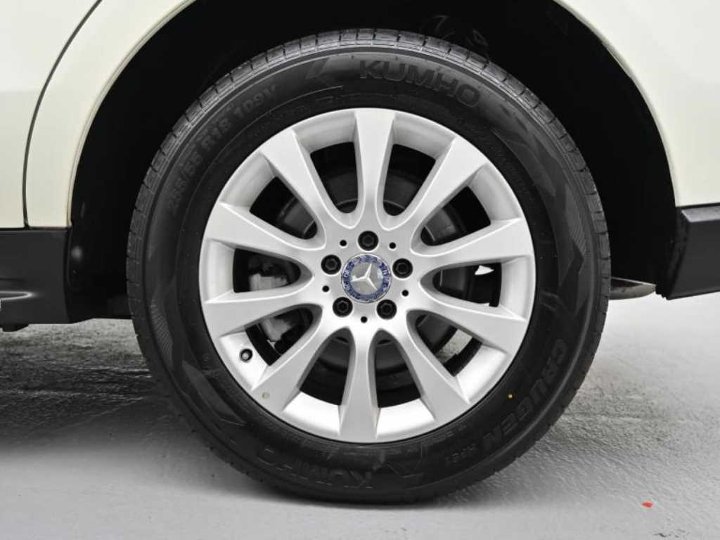 Mercedes Benz M Class - Vista 5