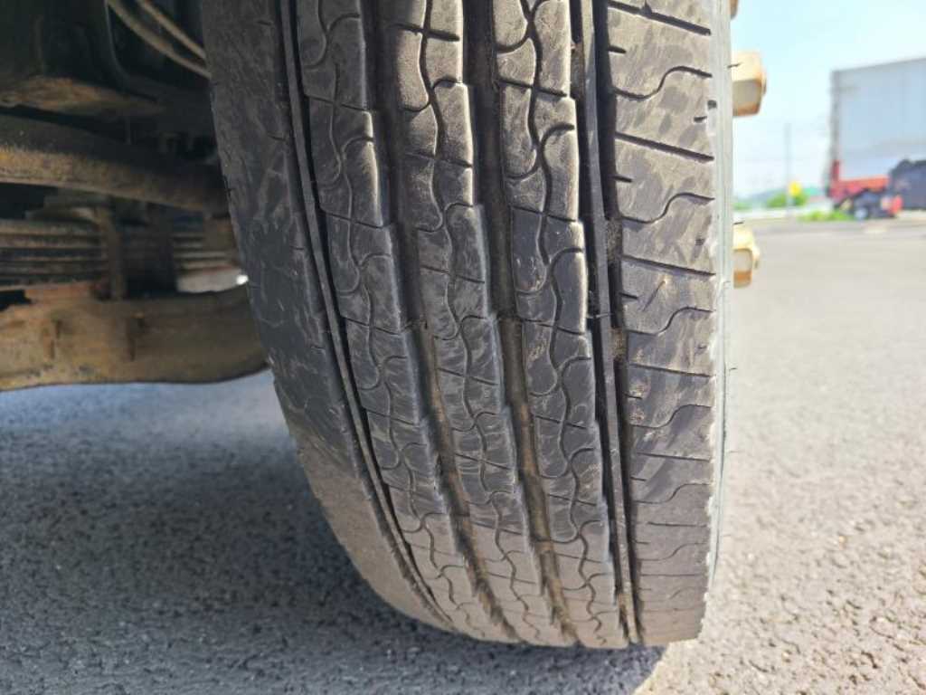 medium and large cargo dump 2008 Blanco - Importación desde Corea - HF Imports Iquique - Foto 14