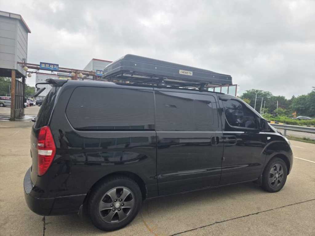 HYUNDAI Starex - Vista 4