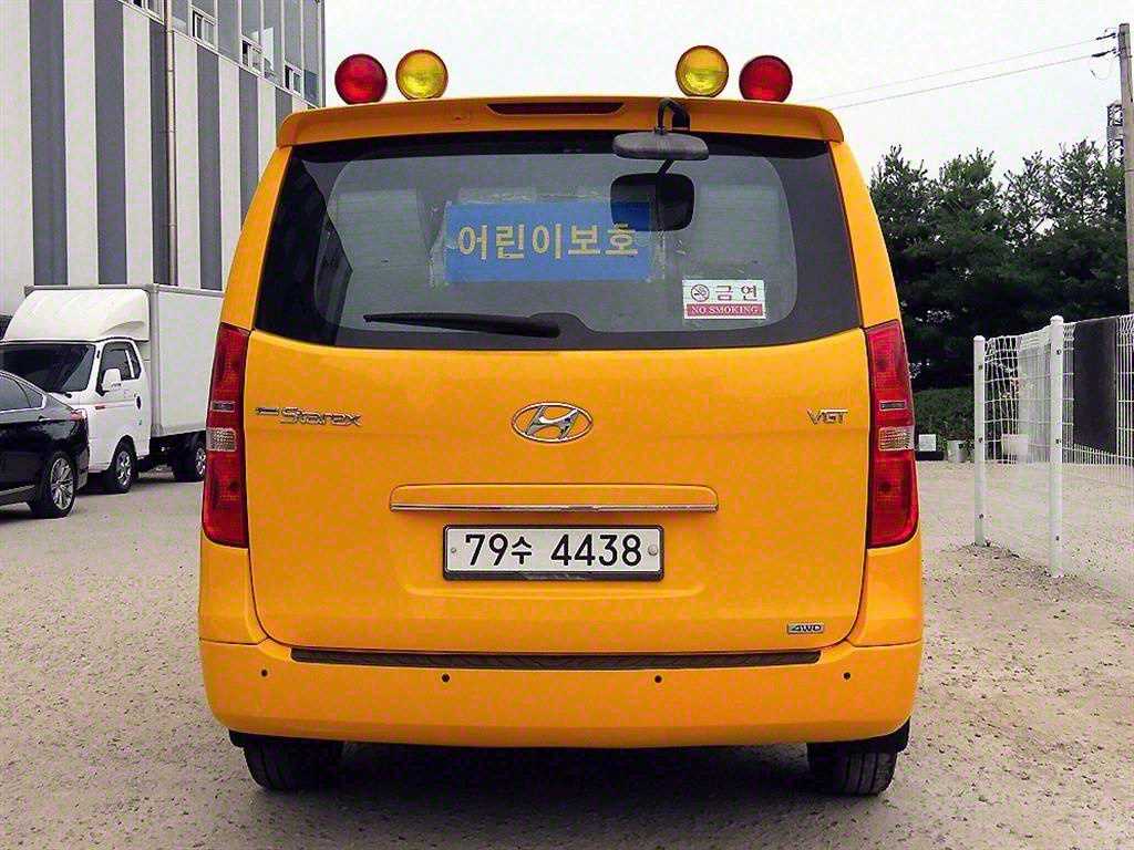 HYUNDAI Starex - Vista 4