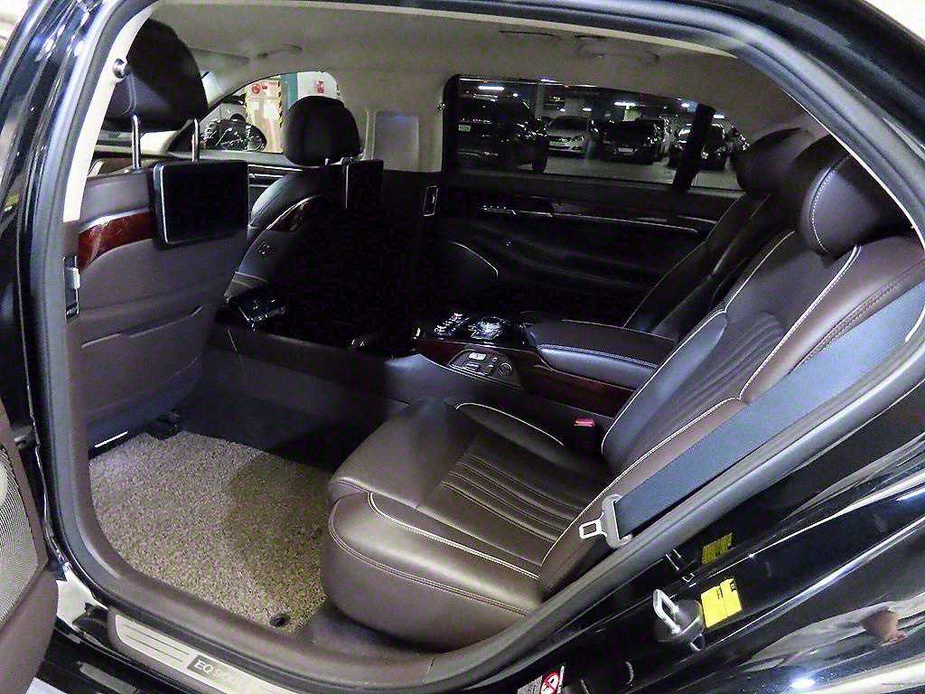 Genesis EQ900 - Vista 7