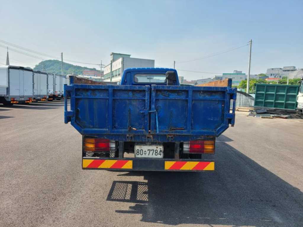 medium and large cargo dump - Vista 6