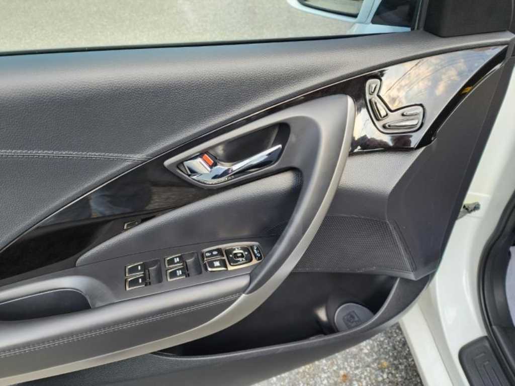 HYUNDAI Grandeur 2012 Blanco - Importación desde Corea - HF Imports Iquique - Foto 13