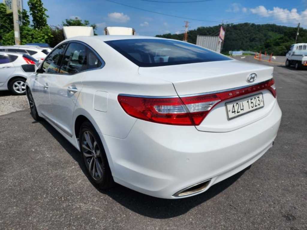 HYUNDAI Grandeur - Vista 6