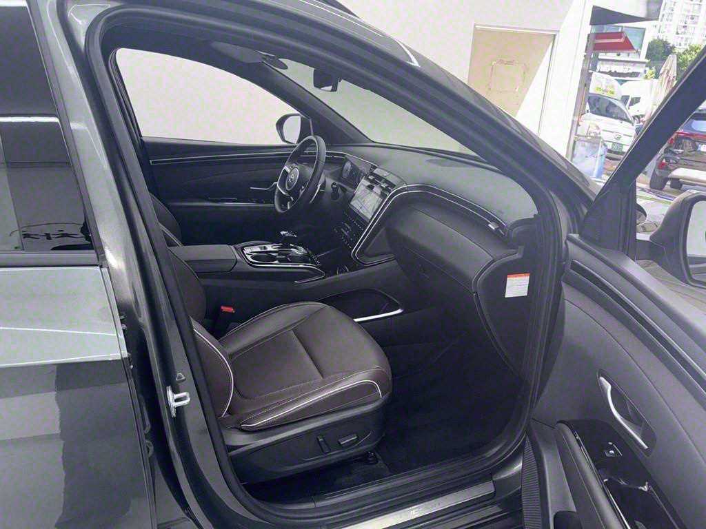 HYUNDAI Tucson - Vista 8