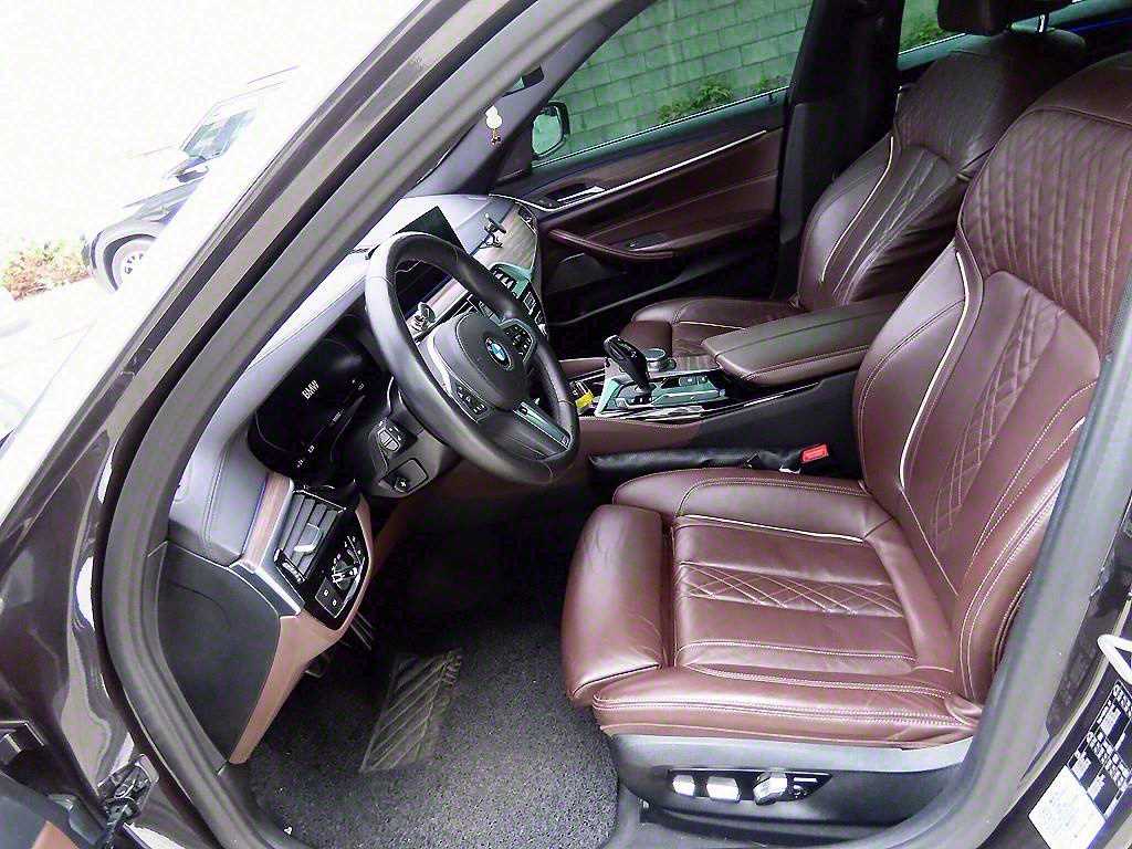 BMW 5 Series - Vista 5