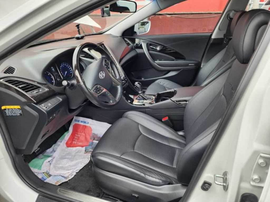 HYUNDAI Grandeur 2012 Blanco - Importación desde Corea - HF Imports Iquique - Foto 17