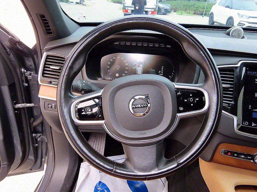 Volvo XC90 - Vista 8