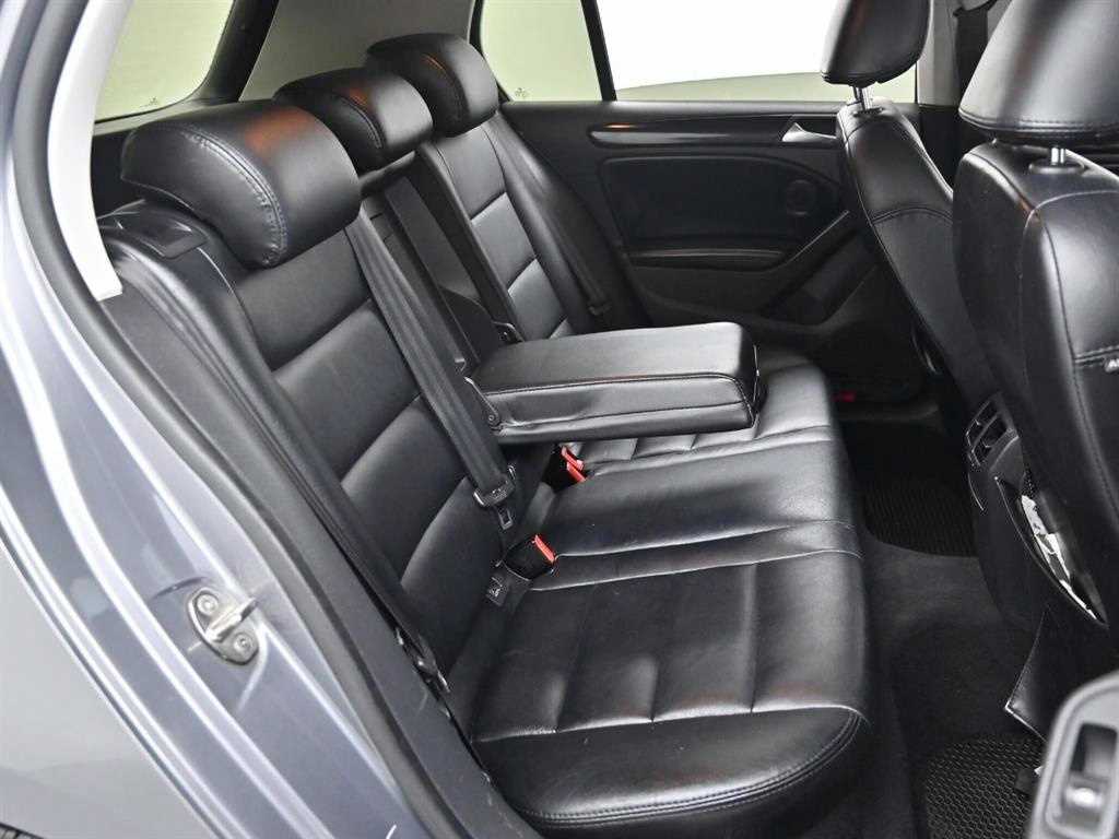 Volkswagen Golf - Vista 12