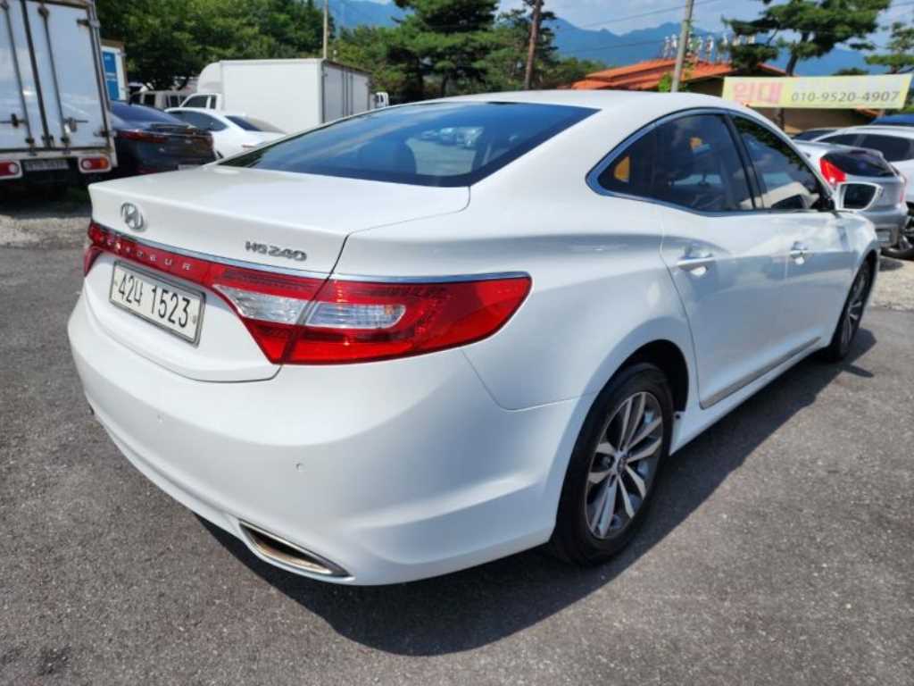 HYUNDAI Grandeur - Vista 4