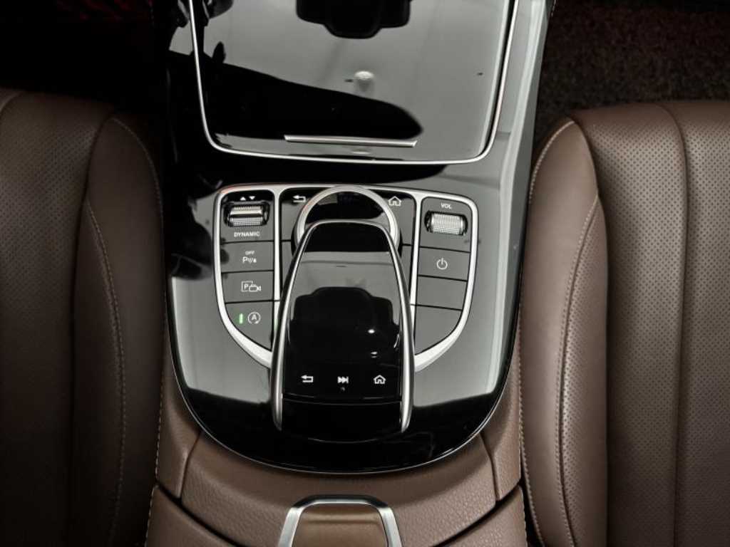 Mercedes Benz E class - Vista 7