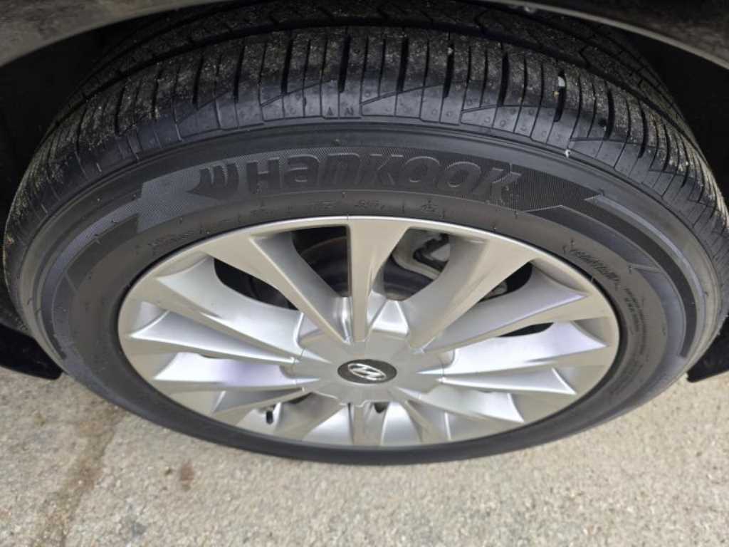 HYUNDAI Sonata - Vista 12