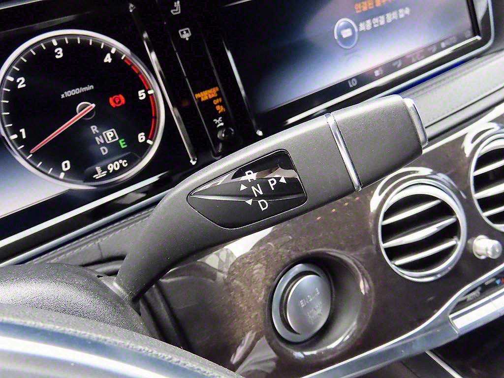 Mercedes Benz S Class - Vista 10