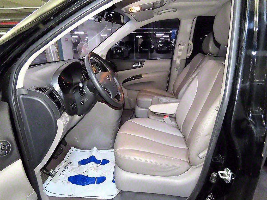 KIA Carnival - Vista 6