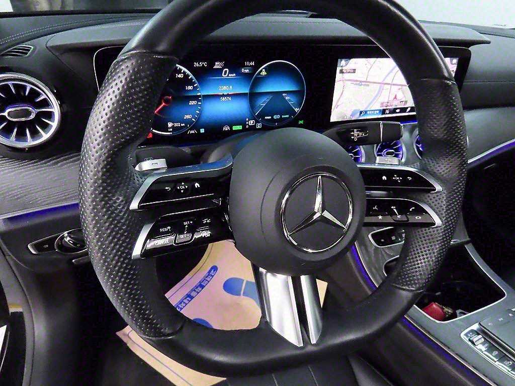 Mercedes Benz E class - Vista 9