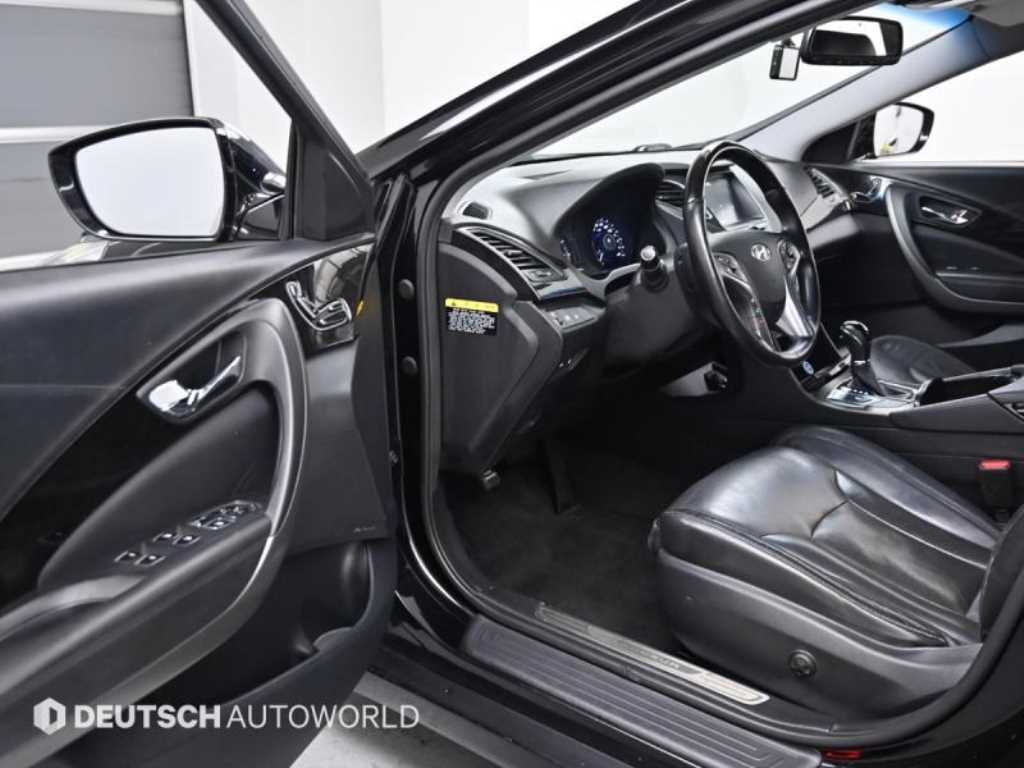 HYUNDAI Grandeur - Vista 11