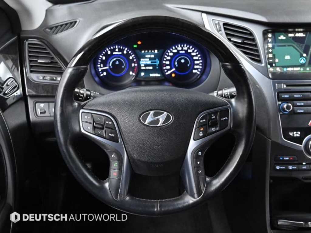 HYUNDAI Grandeur - Vista 5