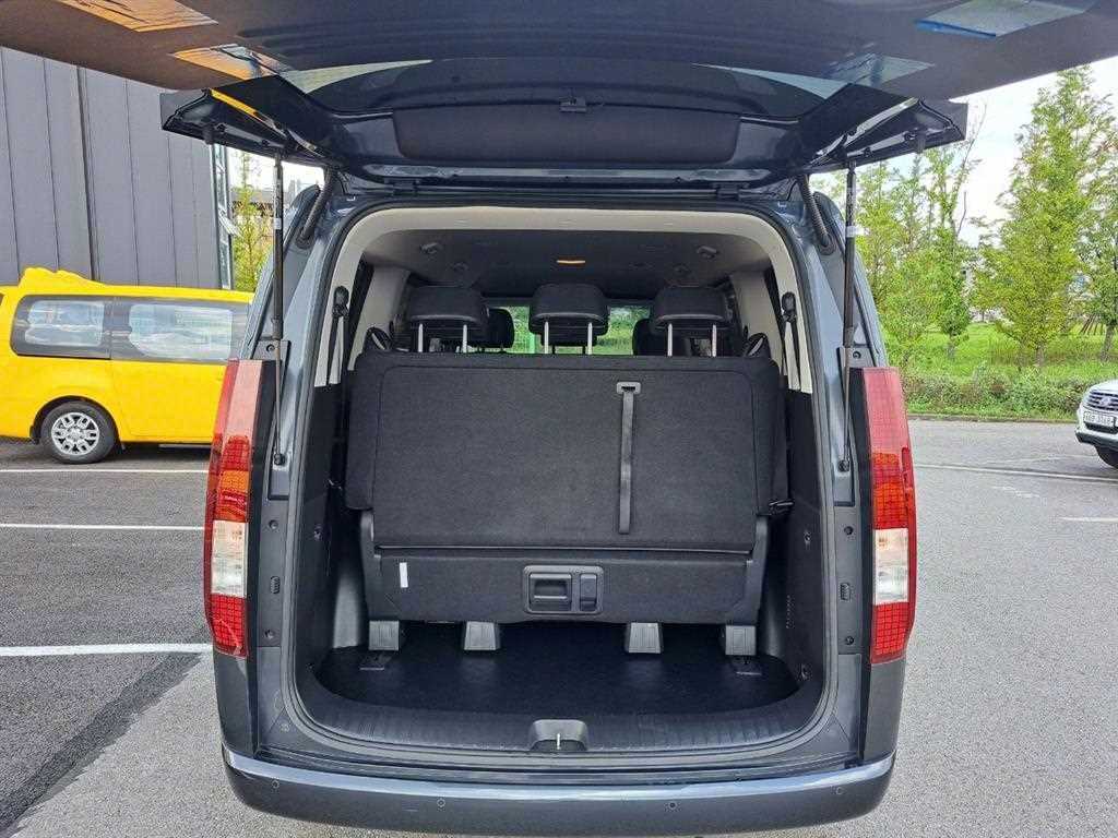 HYUNDAI Staria - Vista 7