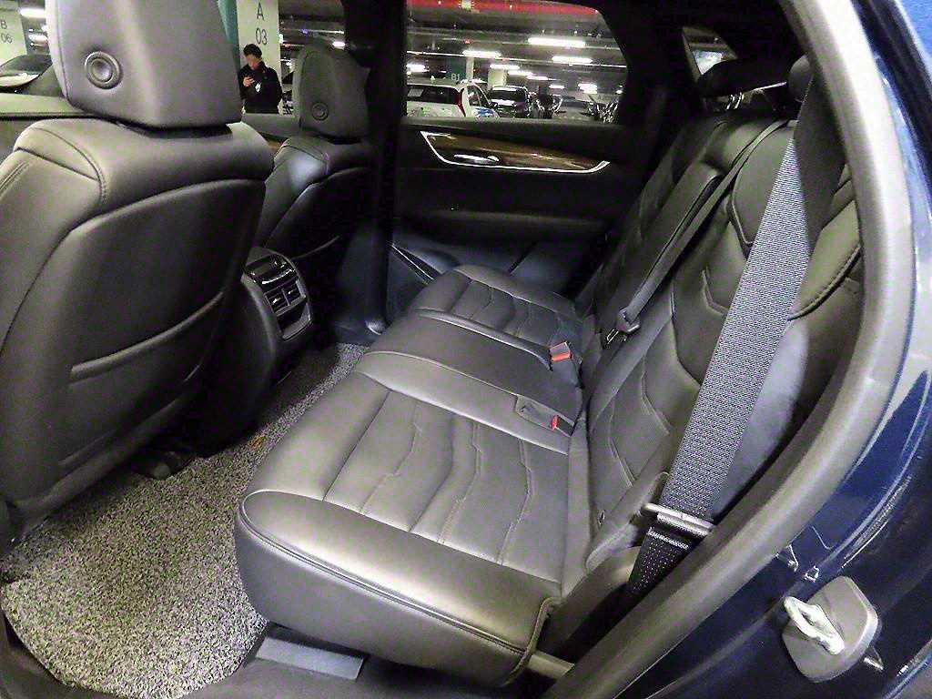 Cadillac XT5 - Vista 7