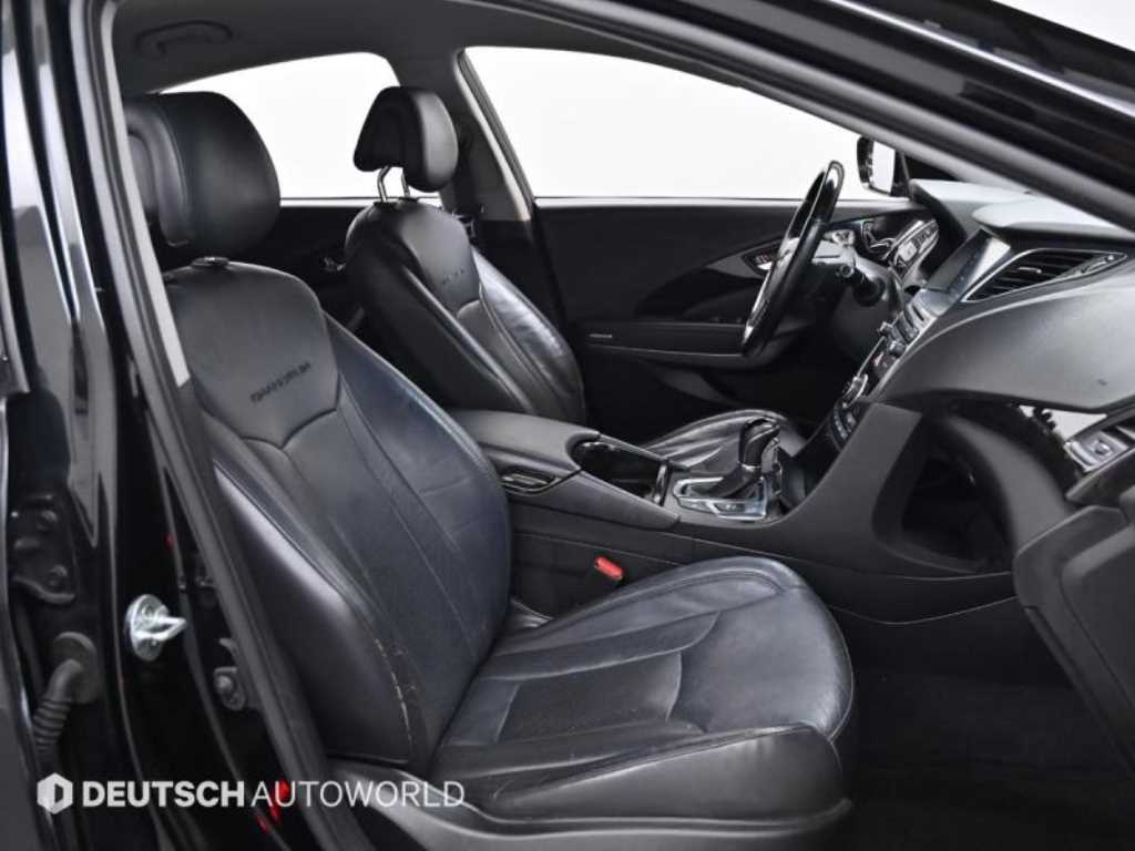 HYUNDAI Grandeur - Vista 10