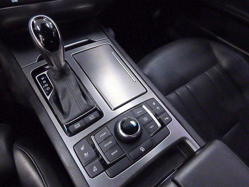 HYUNDAI Genesis - Vista 10