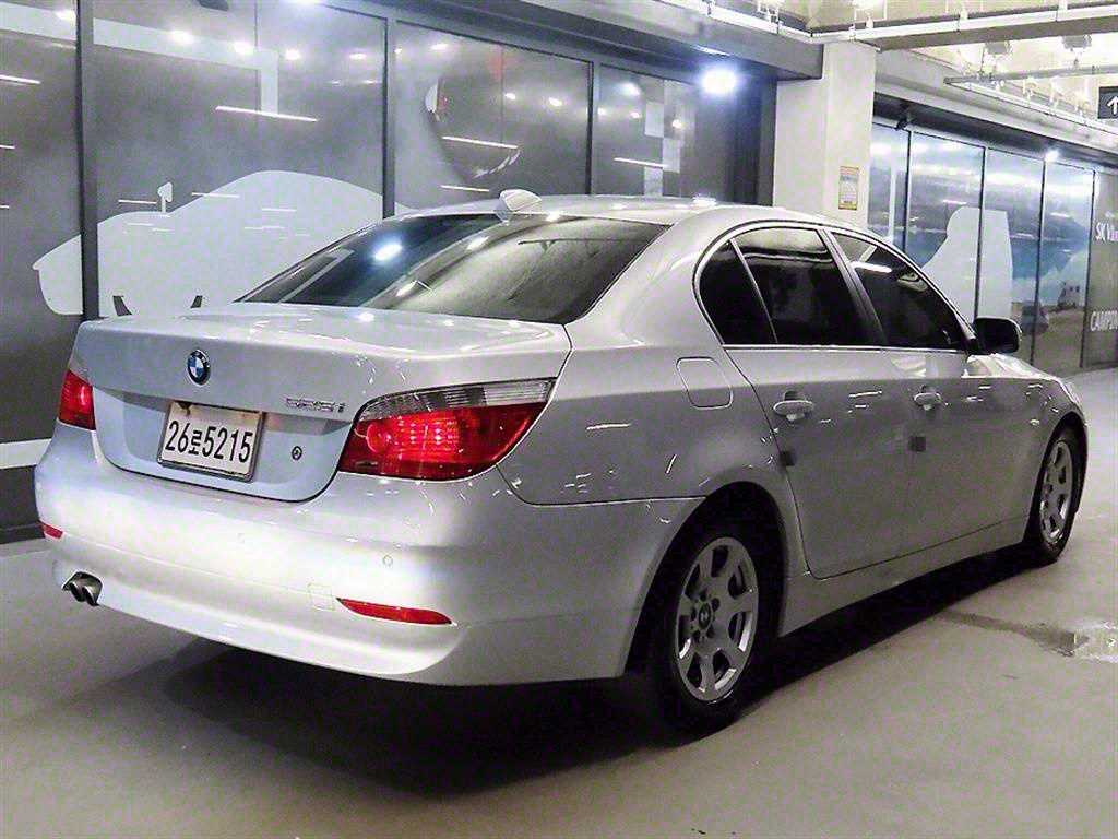 BMW 5 Series - Vista 4