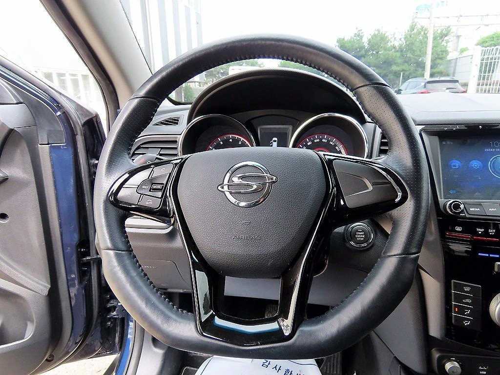 Ssangyong Tivoli - Vista 8