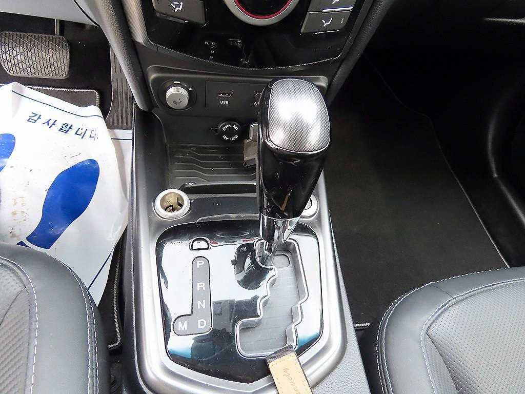 Ssangyong Tivoli - Vista 10