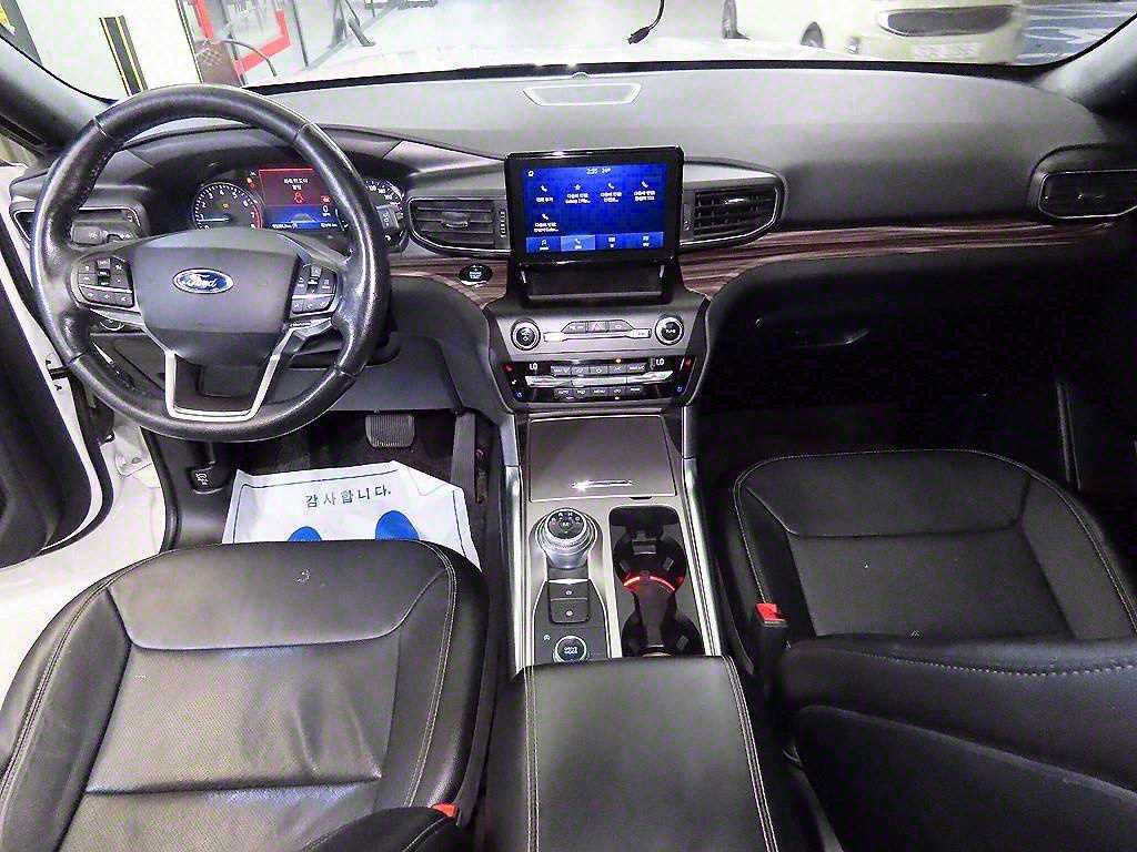 Ford Explorer - Vista 10