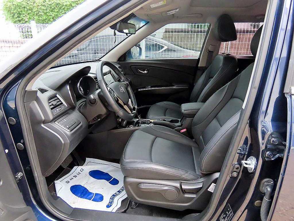 Ssangyong Tivoli - Vista 5