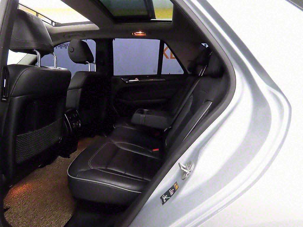 Mercedes Benz M Class - Vista 5