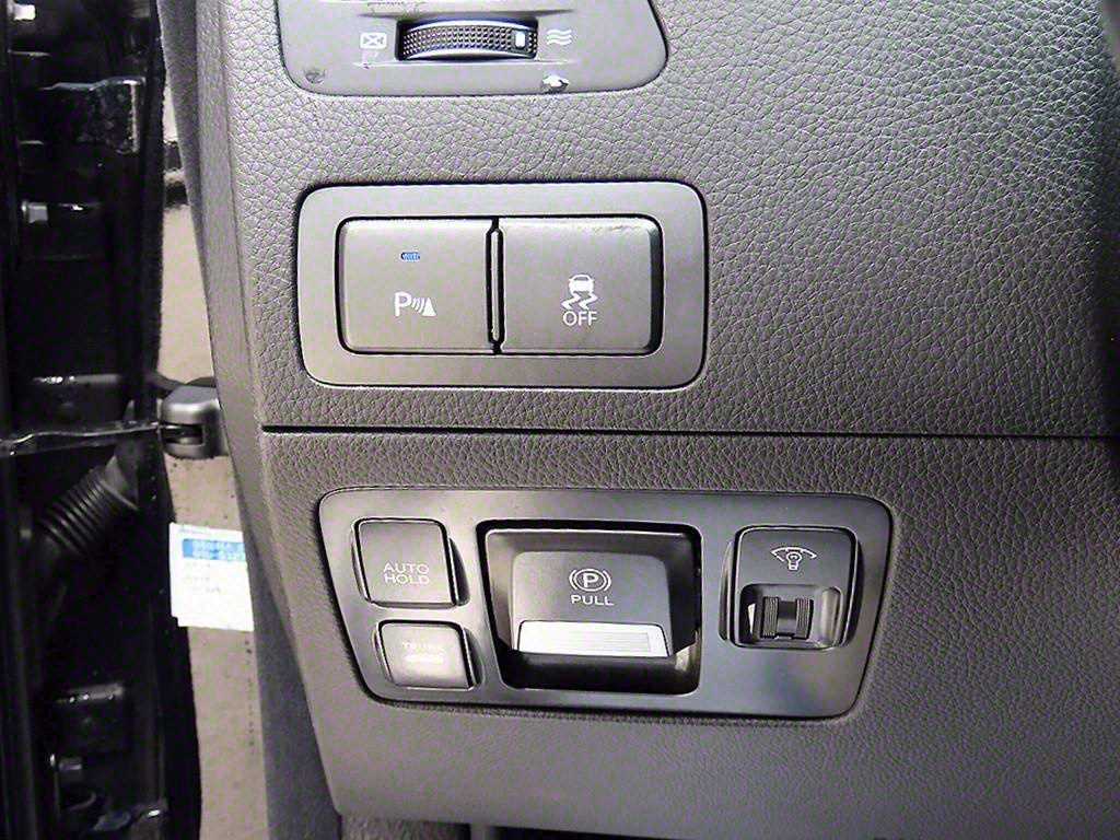 HYUNDAI Equus - Vista 12