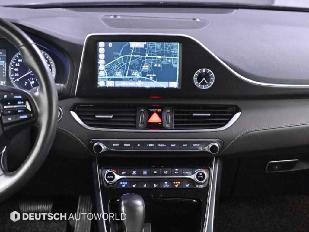 HYUNDAI Grandeur - Vista 7