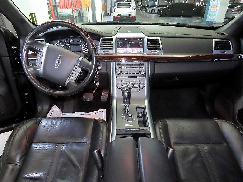 Lincoln MKS - Vista 10