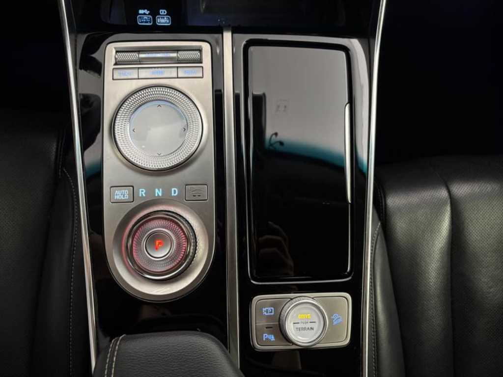 Genesis GV80 - Vista 7