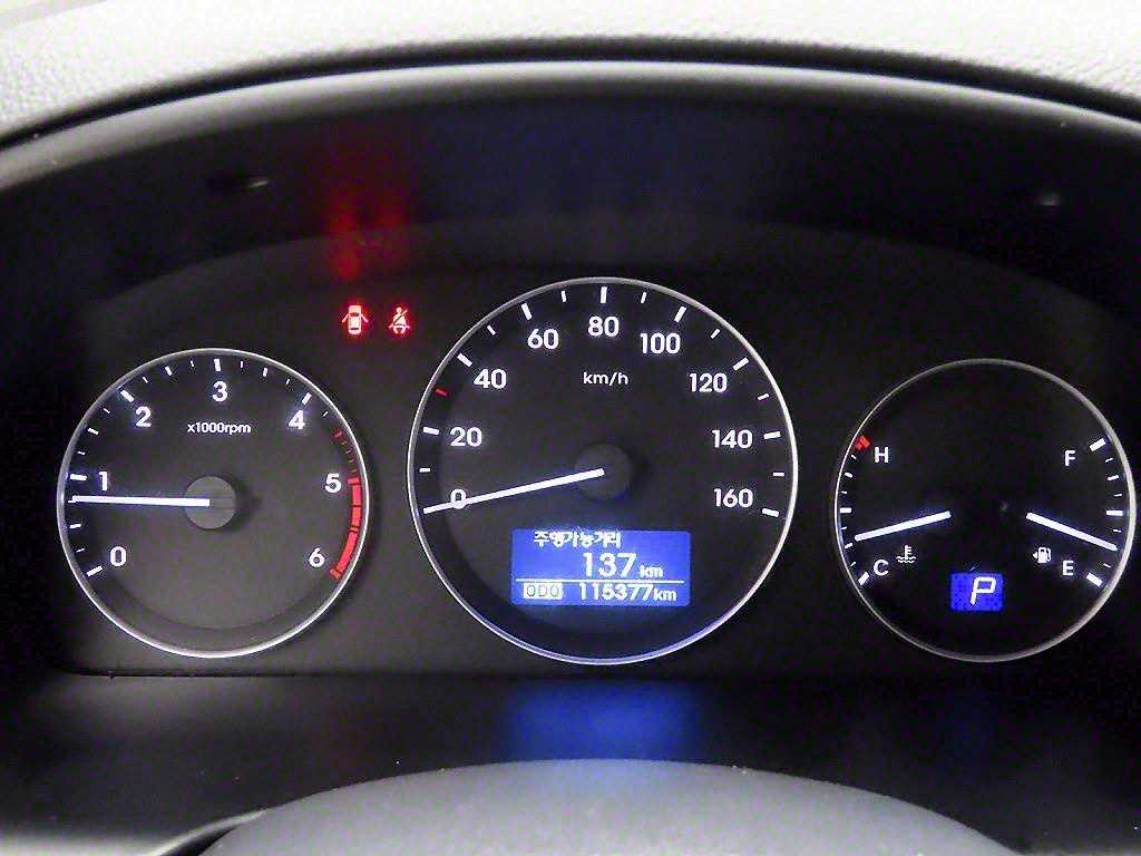 HYUNDAI Starex - Vista 6