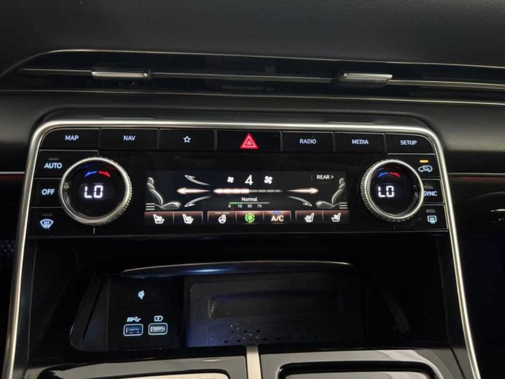 Genesis GV80 - Vista 8