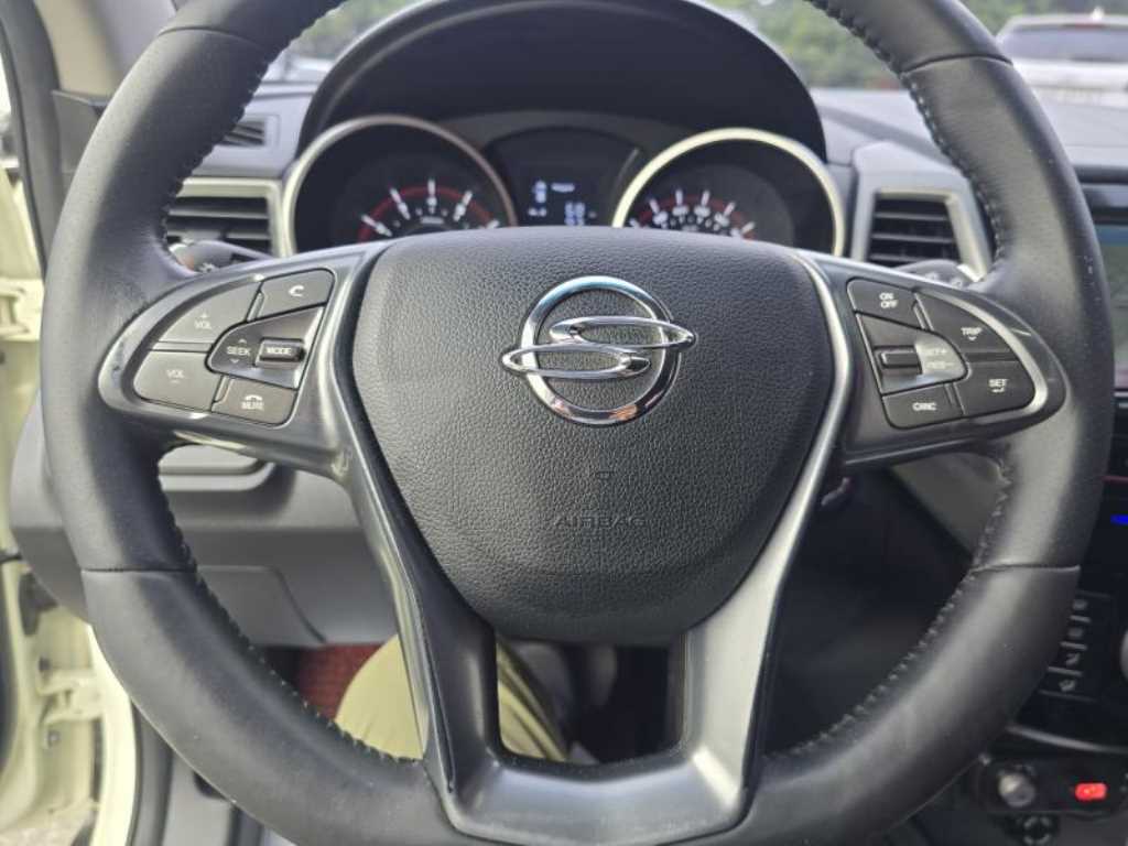 Ssangyong Tivoli 2018 Blanco - Importación desde Corea - HF Imports Iquique - Foto 14