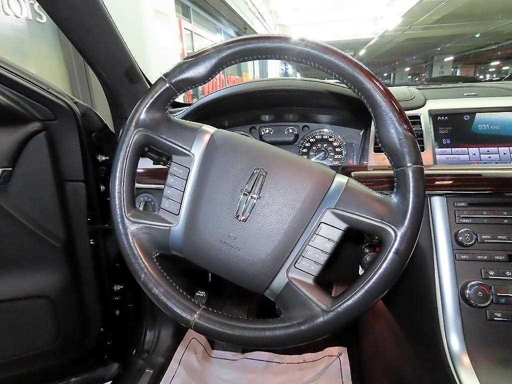 Lincoln MKS - Vista 8