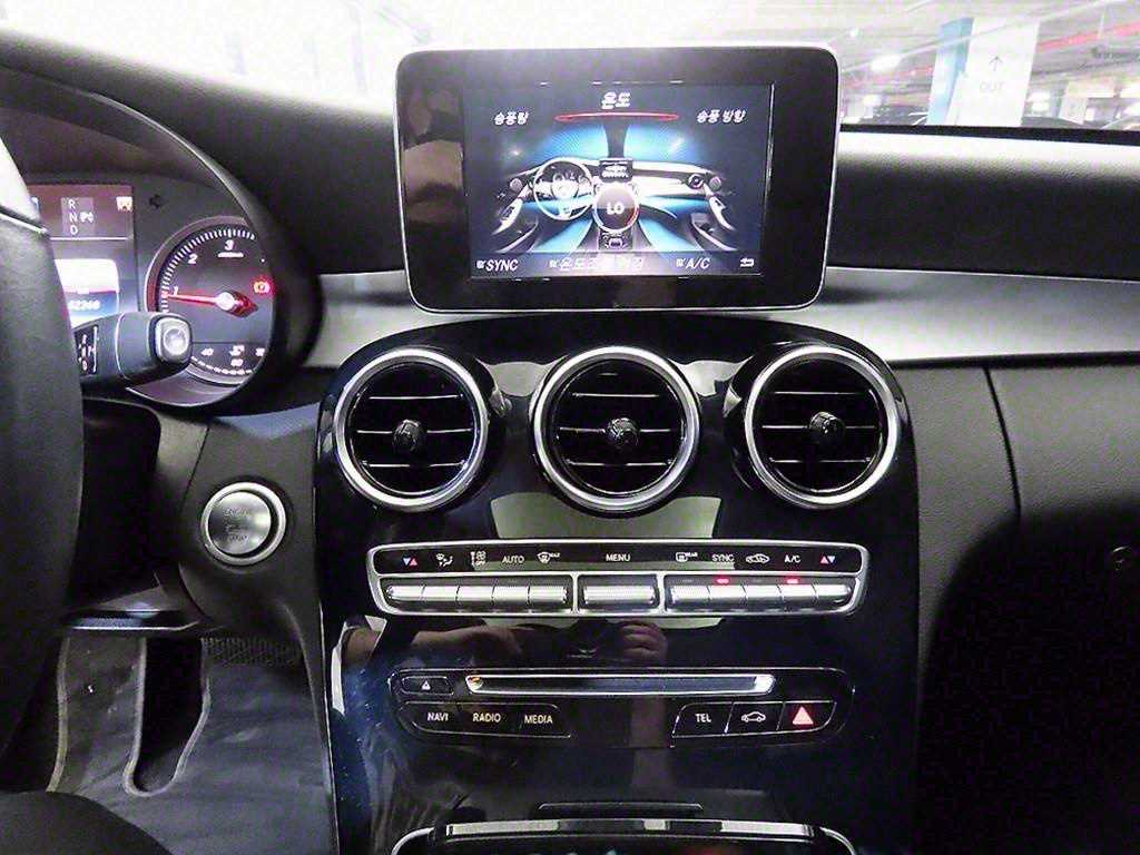 Mercedes Benz C Class - Vista 11