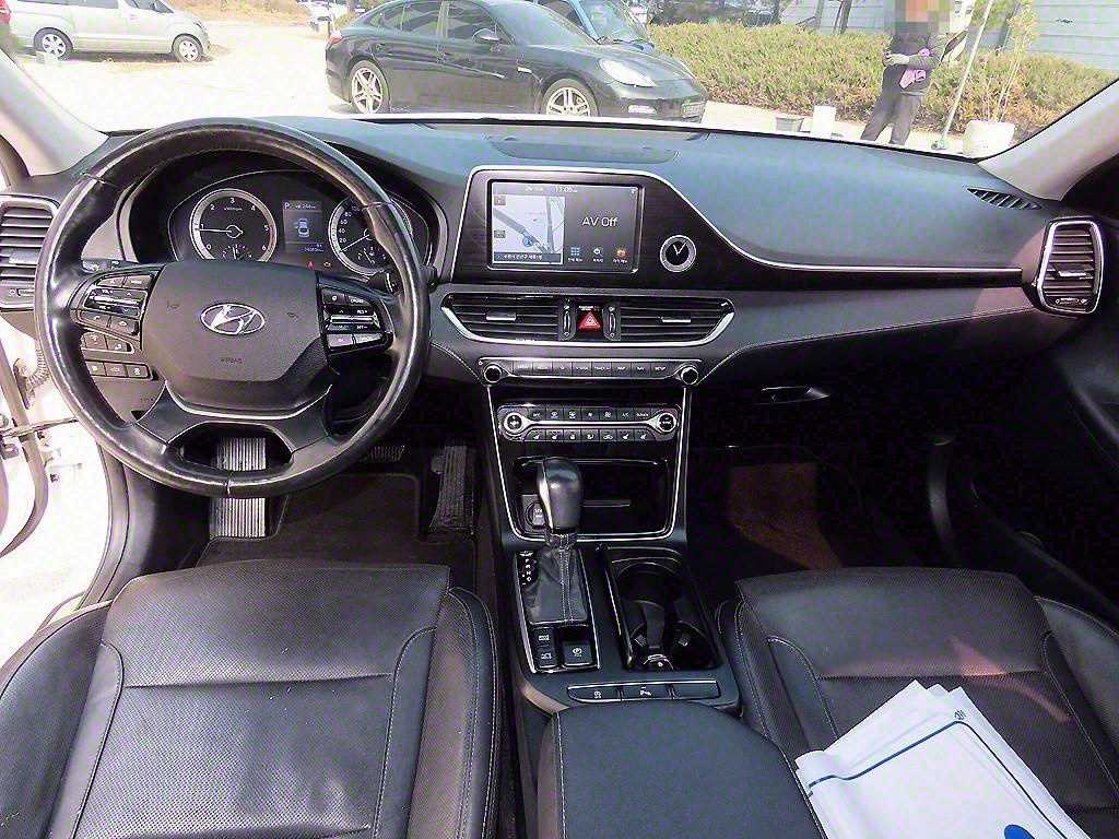 HYUNDAI Grandeur - Vista 7