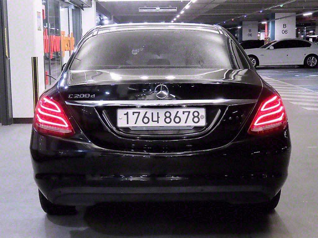 Mercedes Benz C Class - Vista 5